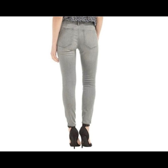Gap True Skinny Ankle Jean in Grey. Zipper Detail Sz. 8 - Picture 3 of 10